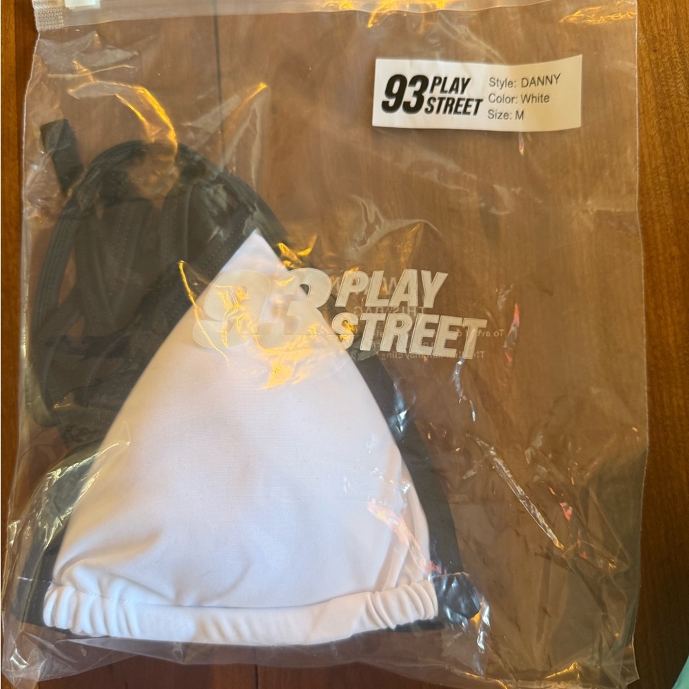 93 Play Street White / Black Danny Top